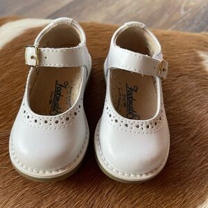 FootMates Cream Mary Jane Dress Shoes